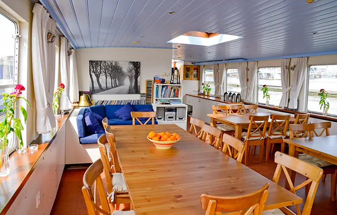 Plattbodenschiff 'Elizabeth' - Bordbar Plattbodenschiff 'Elizabeth' - Bordbar