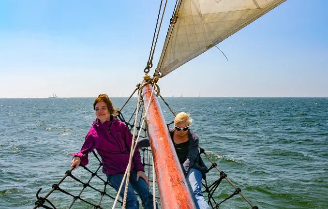 Segeln mit dem Plattbodenschiff - im Klüvernetz Segeln mit dem Plattbodenschiff - im Klüvernetz